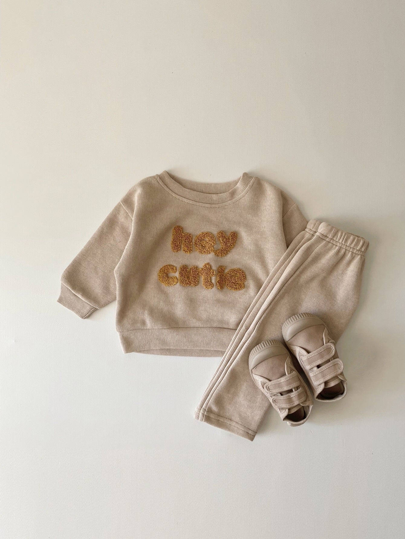 Soft And Breathable Long Sleeve Baby Outfit For Newborns