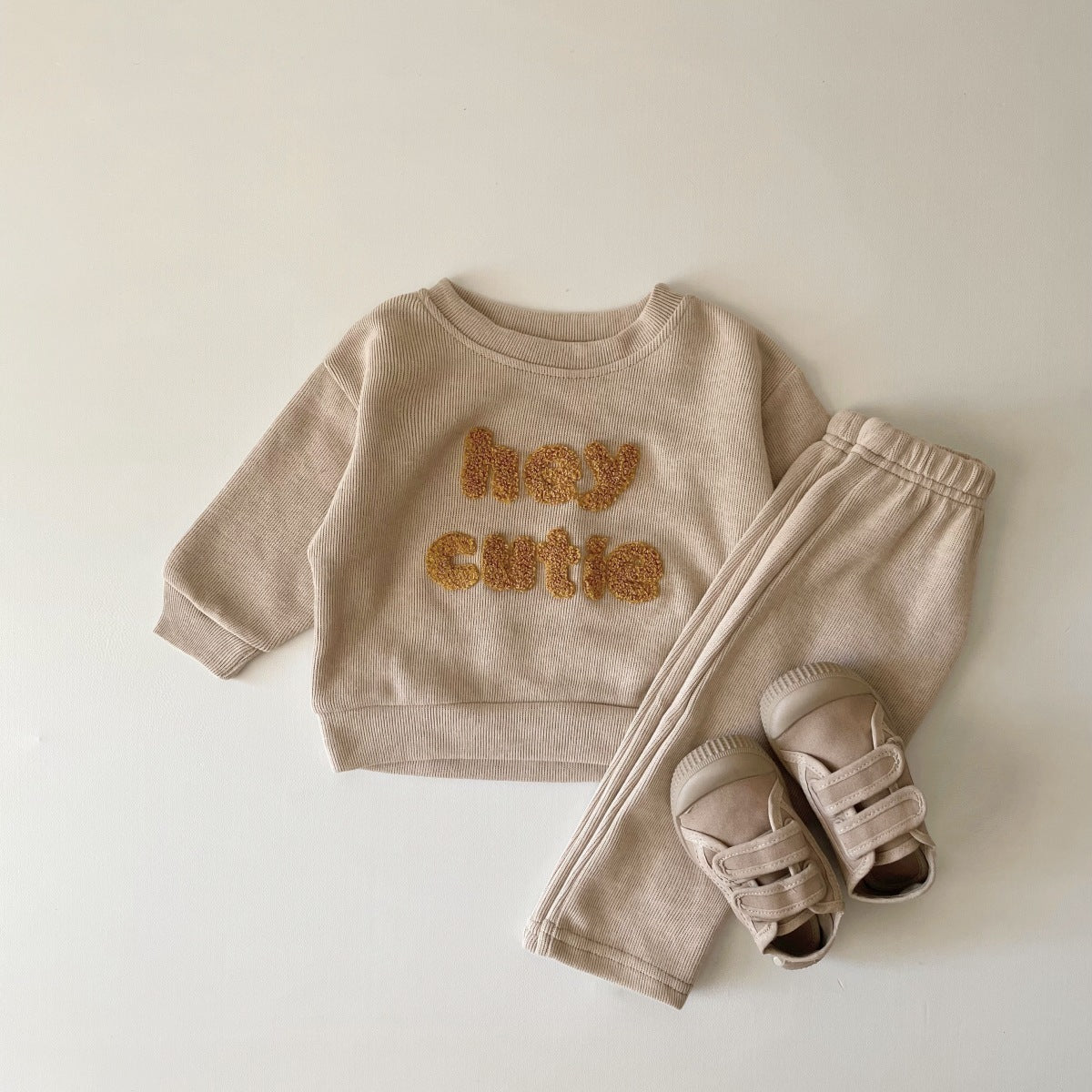 Soft And Breathable Long Sleeve Baby Outfit For Newborns